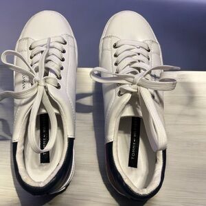 Pre Loved Ladies Tommy Hilfiger Laddin Lace Up Sneakers